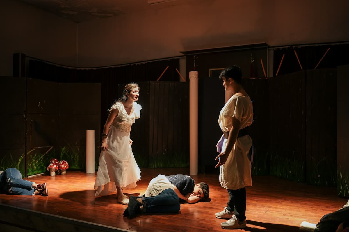 Actors on Stage